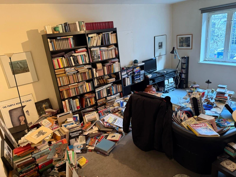 Wohnung vor dem Aufräumen und der Entsorgung mit KS Entrümpelung